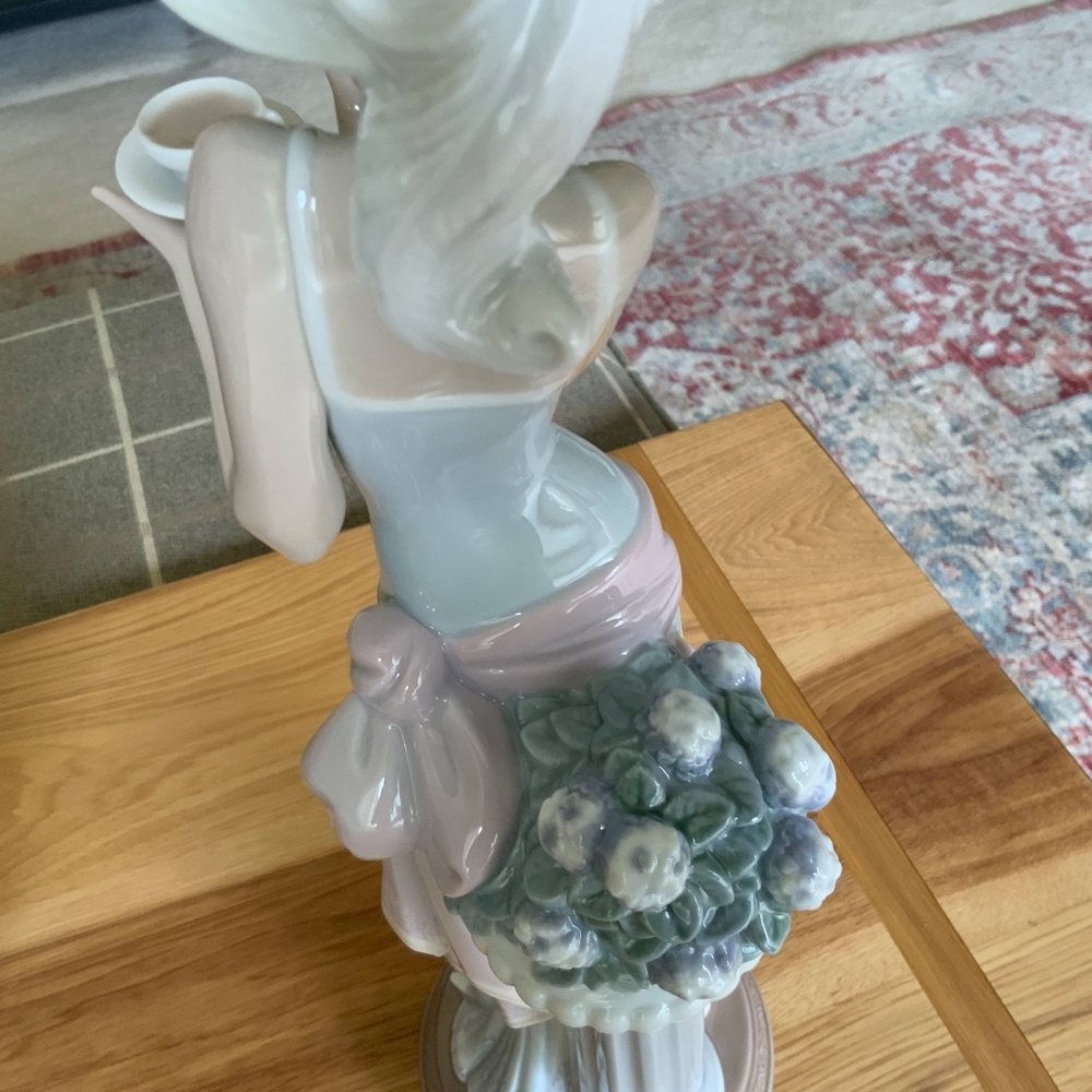 Lladro 5479 Tea Time - Picture 6 of 10